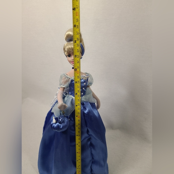 Disney Princess Cinderella Crystal Dream Porcelain Doll Collection Keepsake-RARE - Picture 11 of 12